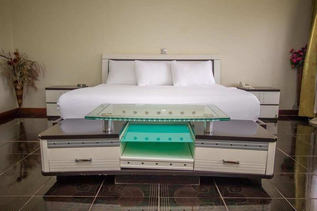 Alfa Hotel Munyonyo คัมพาลา ภายนอก รูปภาพ